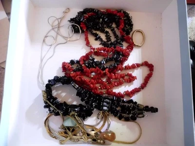  Zeit sich zu Trennen: Konvolut (7) Modeschmuck - Ketten,  Armbänder - Bild 1 von 4
