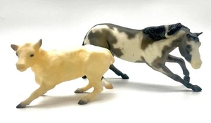 Breyer Classic #3355 Grulla Pinto Cutting Horse & Calf Set 61164 Western Rodeo - Picture 1 of 13