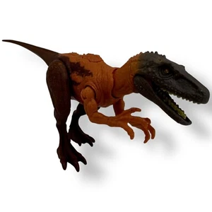 Mattel - Jurassic World Strike Attack Herrerasaurus Figur - Dino Trackers - Bild 1 von 4