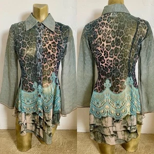 Blusa túnica SEANDARA Trompe L’oeil denim transparente estampado de leopardo y encaje talla S - Imagen 1 de 12
