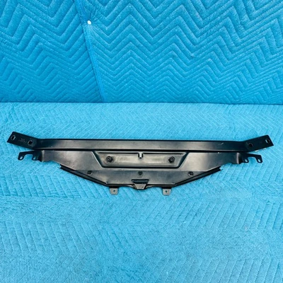 Barra de amarre de soporte de radiador superior delantero BMW 650i 2012-2017 OEM 7234899 Foto 1 de 4