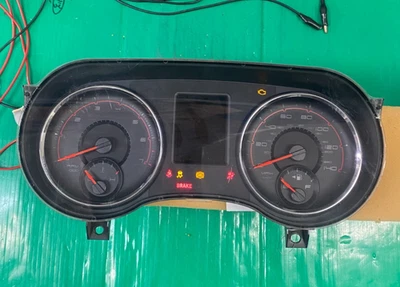 Dodge Charger 2012 velocímetro clúster desconocido millas P56046416AI Foto 1 de 3