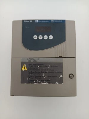 ATV28HU18N4 Variateur Telemecanique ATV28 0,75KW 500V TRI - Photo 1/4
