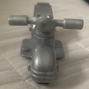 Figura de acción Disney práctica Manny bicicleta de plata 2009 bicicleta scooter juguete - Imagen 1 de 6