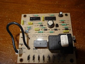 Goodman Defrost Control Board P/N B1226008 (USED) - Picture 1 of 2