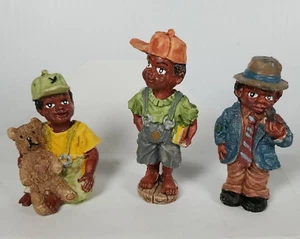 3 Afroamerikaner Figuren Junge mit Teddy Schuljunge Mann Pfeife rauchend 3,5" - Bild 1 von 5