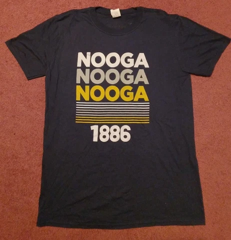 UNIVERSITY OF TENNESSEE CHATTANOOGA "NOOGA" MENS SIZE MEDIUM BLUE T SHIRT Cover