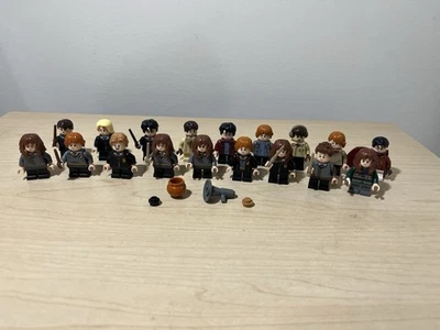 Lote de 18 Minifiguras Lego Harry Potter Piernas Cortas Hermoine Ron Neville Luna Qui Foto 1 de 4