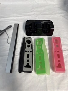 Nintendo Wii Sensor Bar , 3 Wii Remote Covers & Insignia Charging Doc. - Picture 1 of 4
