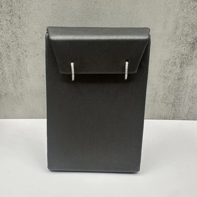 Pendientes Huggie de diamantes en oro amarillo de 14 kt - 0,10 ctw, 11,4 mm, nuevos Foto 1 de 4