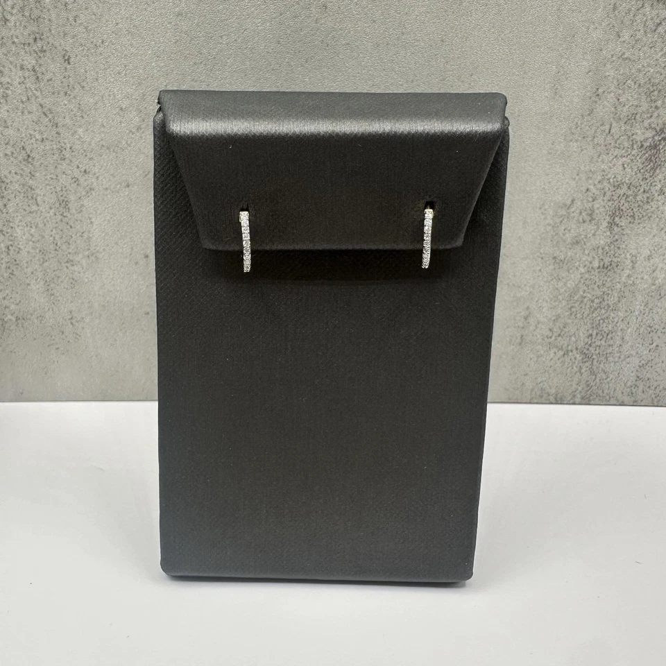 Pendientes Huggie de diamantes en oro amarillo de 14 kt - 0,10 ctw, 11,4 mm, nuevos Foto 1 de 4