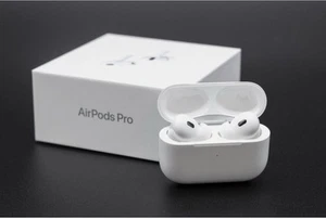 Airpods Pro 2nd Generation with Wireless Charging case (USB-C) - Zdjęcie 1 z 3