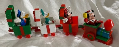 Disney Applause Mickey, Donald, Minnie, Daisy con motor de tren de plástico y 3 vagones-usado en excelente estado Foto 1 de 4