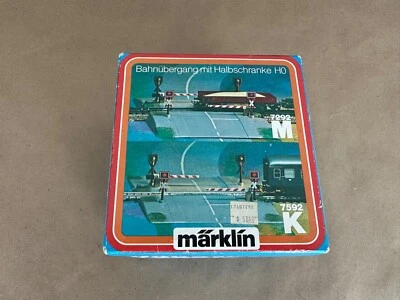 MARKLIN H0 - 7592 K - AUTOMATIC LEVEL CROSSING - K Track - Very Good - In Box - Image 1 of 3