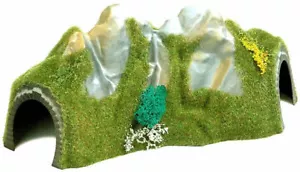 Busch 8002 N Scale Small Curved Tunnel - Picture 1 of 1