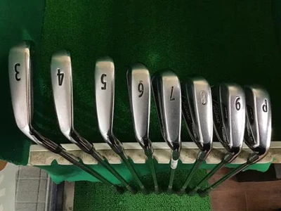 Titleist Right Handed Iron Set AP2 712 3-9,P Dynamic Gold Flex S200 - Image 1 of 4