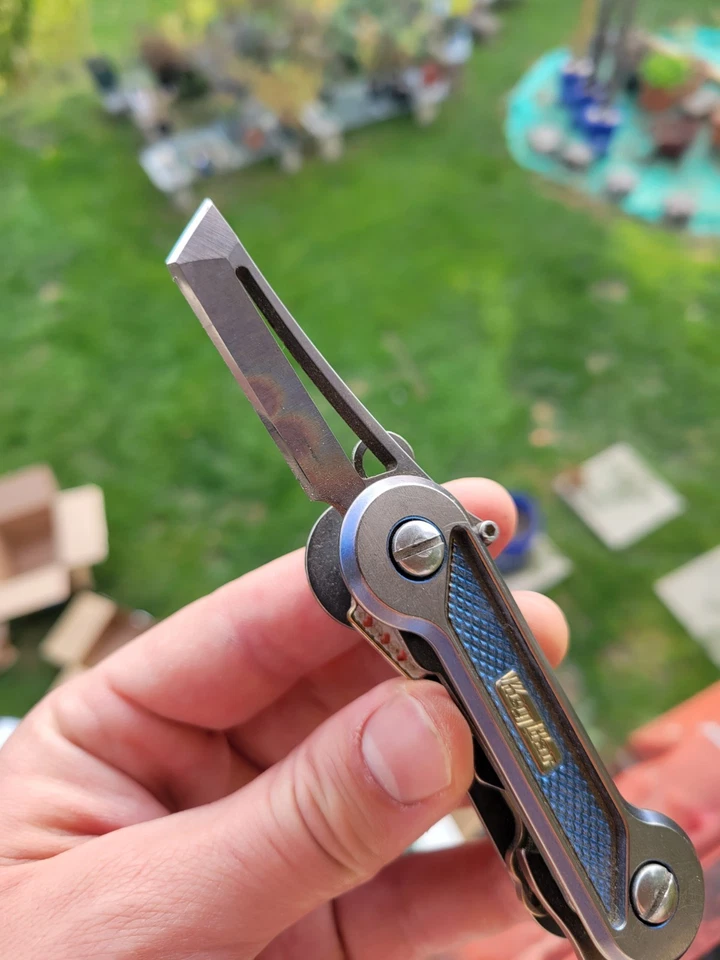 Llave de titanio con 6 llaves de cuchillo/abridor de botellas Scorpion Framelock no incluidas Foto 1 de 4