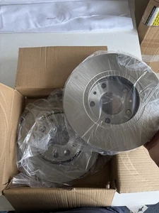 2x Brake Discs Pair Vented fits RENAULT MEGANE 2.0 Front 10 to 15 280mm Set New - Picture 1 of 5