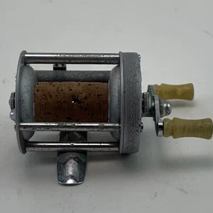 Vintage 1950s Pflueger Casting Reel 1963c with Corked Spin Column - Picture 1 of 9