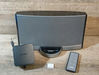 Bose SoundDock Digital Music System - With Official Remote and Lightning Adapter - Image 1 of 4