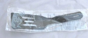 Pampered Chef MINI NYLON SERVING SPATULA - Black - Strong & Flexible - Picture 1 of 3