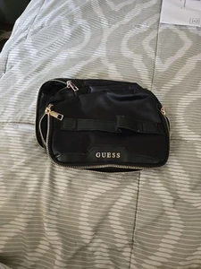 NUEVO Bolso de Aseo Guess Negro Clásico Viaje Unisex Cosmético A1 - Imagen 1 de 5