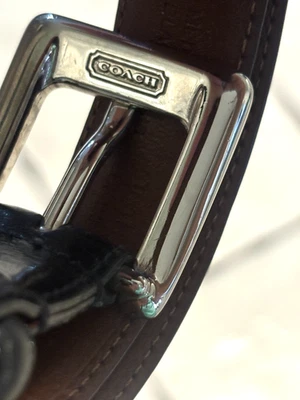 Hebilla mediana 32 pulgadas 8515 COACH de cuero de becerro negro de colección para mujer Foto 1 de 4