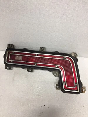 68 PONTIAC CATALINA EXECUTIVE LUZ TRASERA DERECHA pasajero luz trasera lámpara Lebs Foto 1 de 4