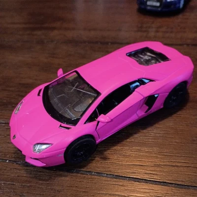 Матовая модель серии 2012 Lamborghini Aventador масштаб 1:38 ярко-розовый от Kinsmart - Изображение 1 из 3