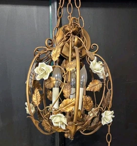 Vintage italienischer Metall gold vergoldet Porzellan Blumen Kronleuchter Lampe muss neu verdrahtet werden * - Bild 1 von 23