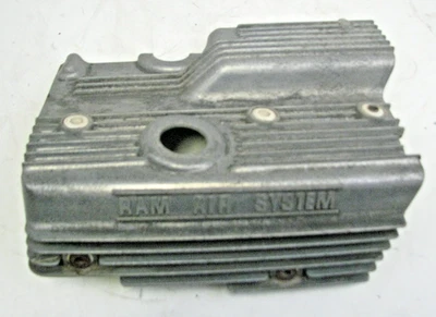 Suzuki GT550 1972 Indy motor fabricante original extremo superior derecha cubierta de culata Foto 1 de 4