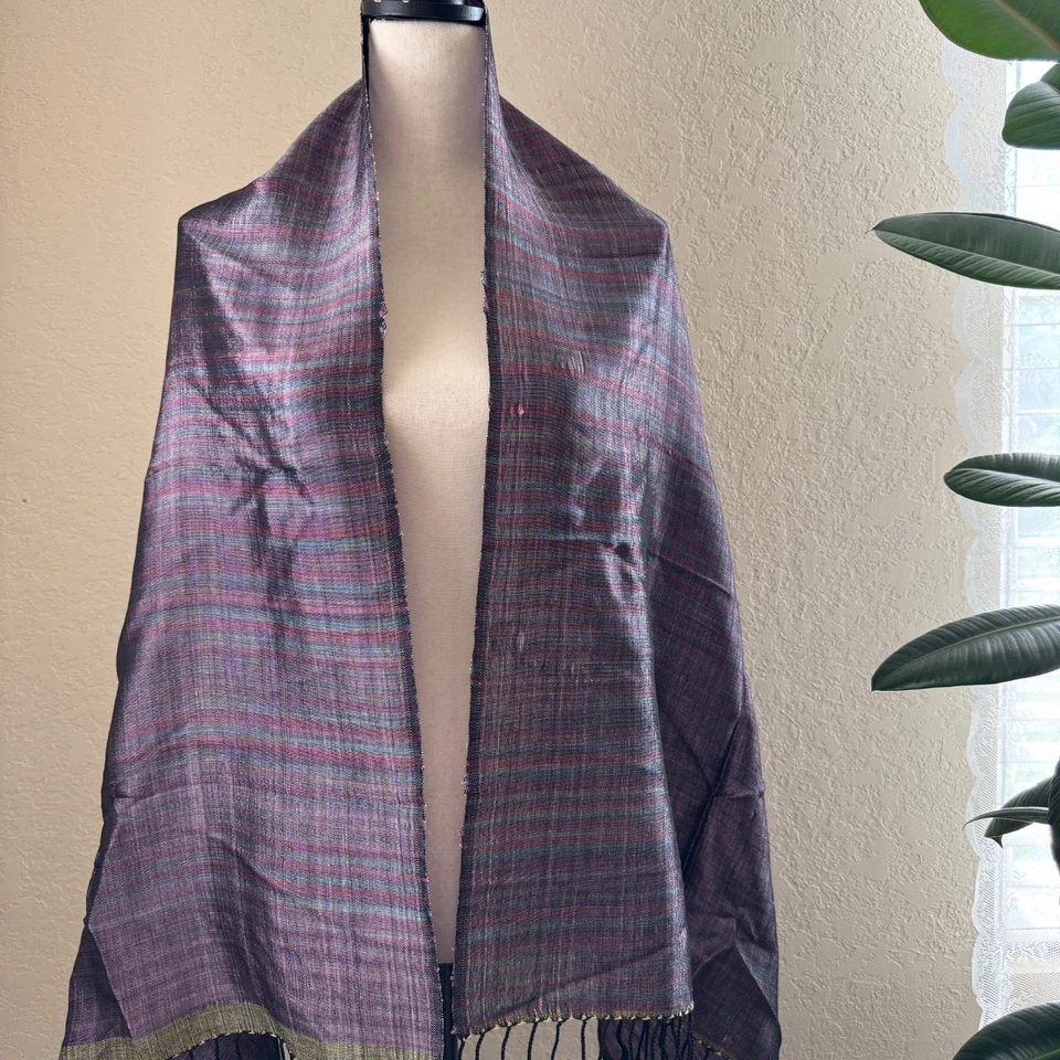 Bufanda/chal de seda tejido a mano metálico púrpura negro flecos 63" x 26" Foto 1 de 4