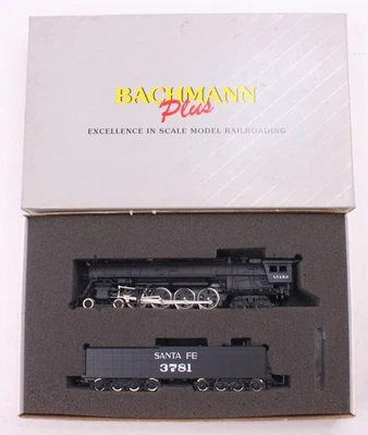Bachmann 11320 HO Santa Fe Northern 4-8-4 Steam Locomotive & Tender #3781 SMOKE - Image 1 of 4