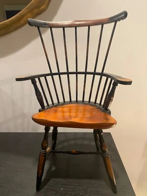Colonial / Windsor Madera Bebé Muñeca Silla Expositor Muebles Tiempo de Juego 15" x 10" Foto 1 de 4