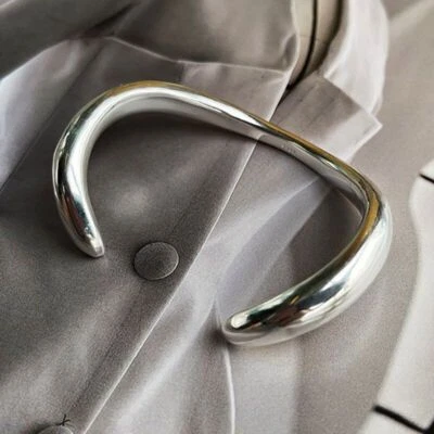 复古优雅 925 纯银袖口手镯 复古弧形不规则手链 — 第 1/4 张图片