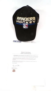 Oscar Lindberg New York Rangers 2016-17 gorra negra usada por el jugador certificado de autenticidad de la temporada de la NHL - Imagen 1 de 5