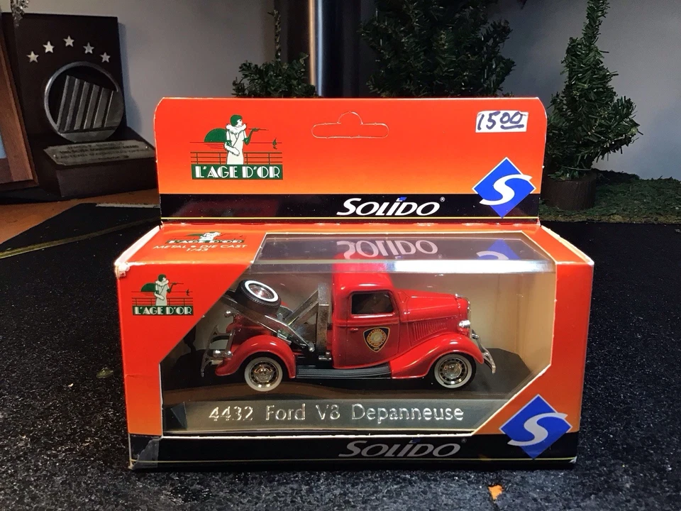 Solido 4432 Ford V8 Depanneuse Salt Lake City Fire Dept. Red 1:43 Tow Truck - Image 1 of 3