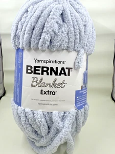 Manta Bernat hilo extra suavizado azul 97 yardas 10,5 oz cada una 100 % poliéster - Imagen 1 de 3