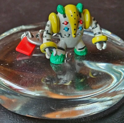 REGIGIGAS SERIES 20 POKEMON, NINTENDO, BASIC FUN. 2009 KEYCHAIN VINYL FIGURE - Image 1 of 4