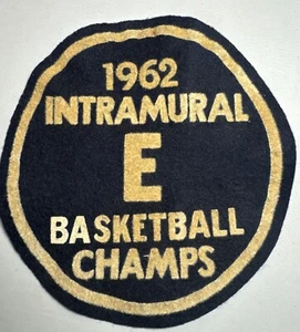 "PARCHE DE COLECCIÓN 1962 INTRAMURAL E BALONCESTO CAMPEONES 6"" azul marino y tostado LEER - Imagen 1 de 5