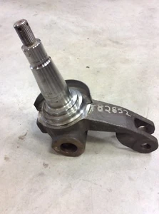 John Deere Spindle / Knuckle - AT182388 - Picture 1 of 4