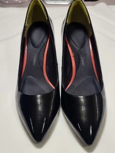 ROCKPORT Genuine Leather Black Pumps Size 9 - Picture 1 of 6