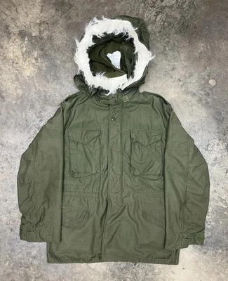 Vintage M-65 OG-107 Military Field Jacket Cold Weather Coat Medium Fur Wool Hood - Image 1 of 4