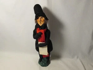Byers Choice Rare 1979 Ichabod with long red scarf holding music on bumpy base - Picture 1 of 2