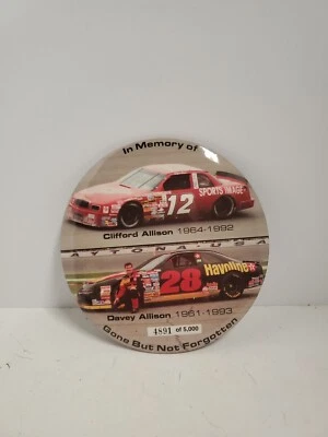 Prendedor vintage en memoria de Clifford Allison y Davey Allison desaparecido pero no olvidado Foto 1 de 4