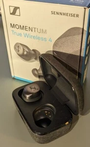 Sennheiser Momentum True Wireless 4 Left Side + charging box - Afbeelding 1 van 3