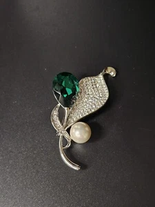 Fashion Emeral Color With Pearl And Leaf Design Crystal Brooch - Picture 1 of 2