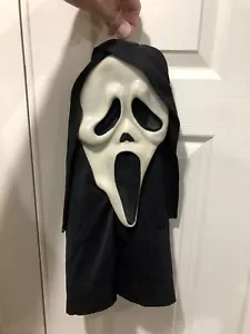 Original Scream Ghostface Mask Easter Unlimited Inc. Glow In The Dark RARE - Picture 1 of 7