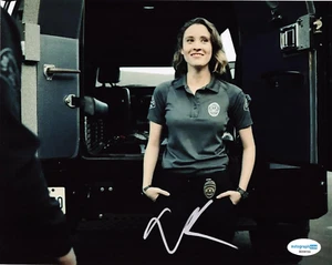 Norma Kuhling S.W.A.T TV Show Fowler signiertes 8x10 Foto mit ACOA SD59755 - Bild 1 von 1