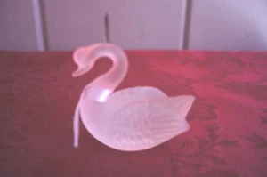 Lenox~Pink Art Glass Swan Figurine-Breast Cancer-"Gift of Knowledge" - Picture 1 of 2
